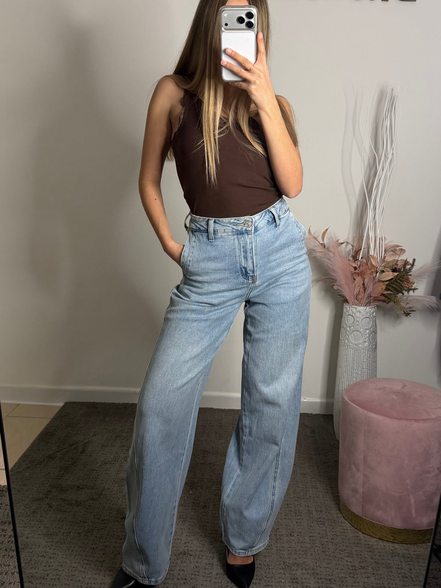 Jeans Light Fit – Denim Morbido a Gamba Larga